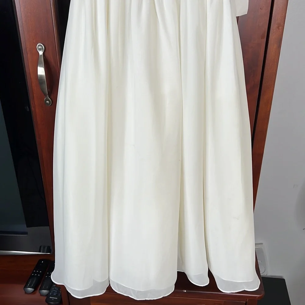 David's Bridal Girls Ivory Beaded Empire Waist Formal Dress - Picture 4 of 9
